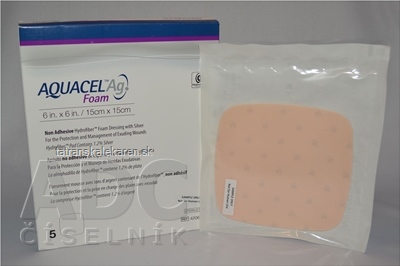 AQUACEL Krytie na rany Ag Foam Hydrofiber neadhezívne so striebrom, 15x15 cm, 1x5 ks